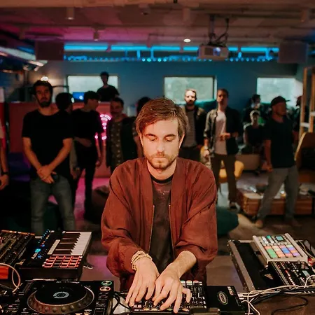 Unite بيت شباب برشلونة