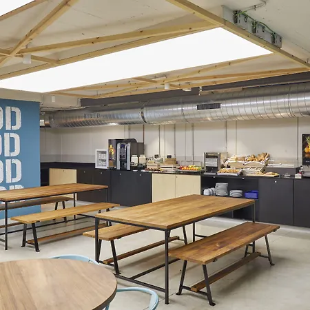 Unite بيت شباب برشلونة